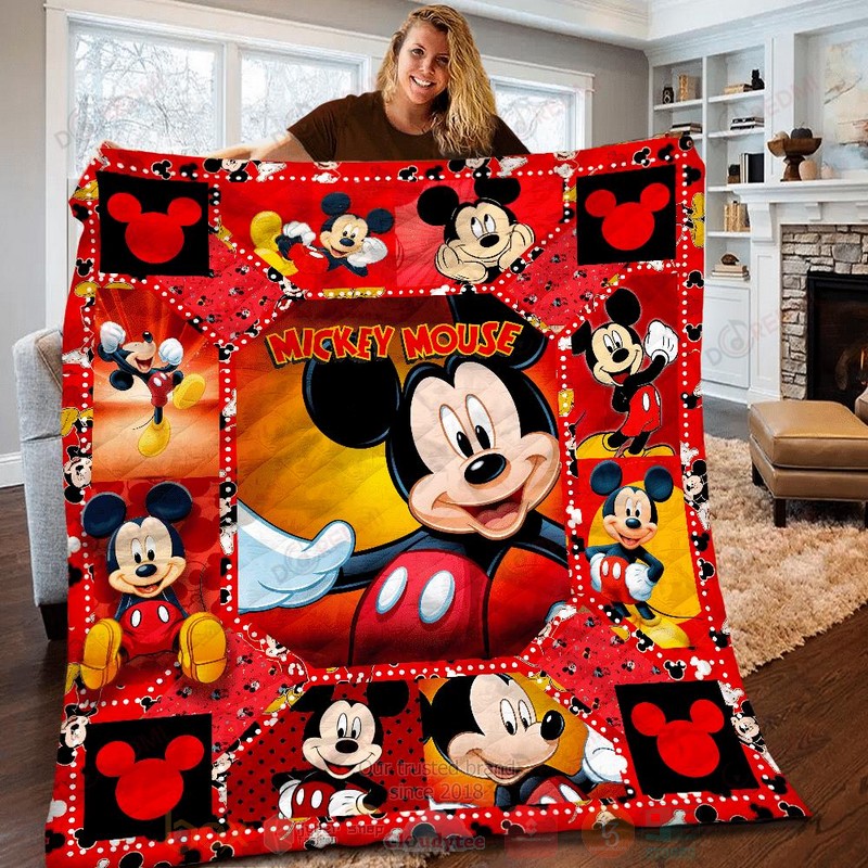 HOT Mickey Mouse and Minnie Mouse Cute Luxury Quilt 7