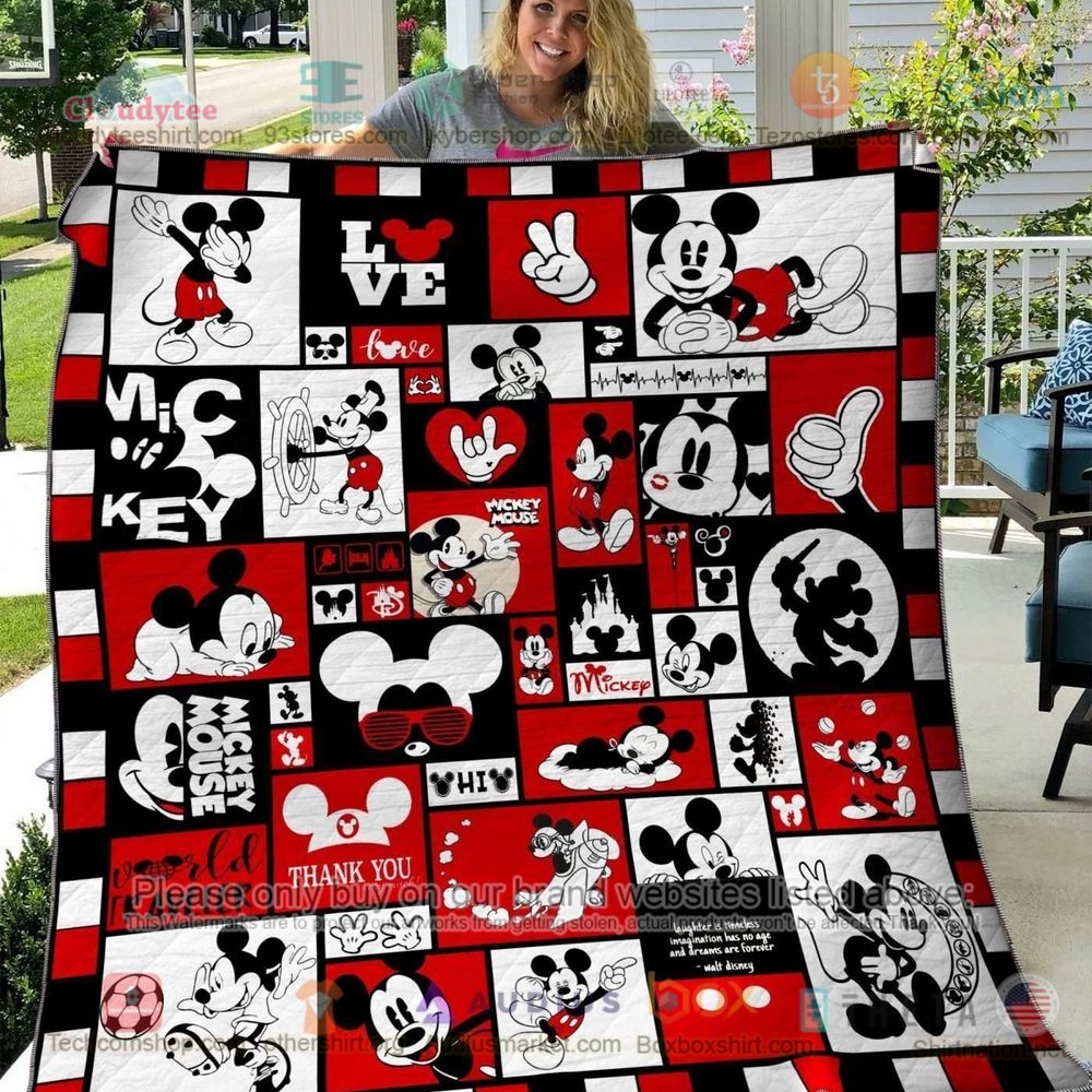 NEW Mickey Mouse love moments Quilt 5